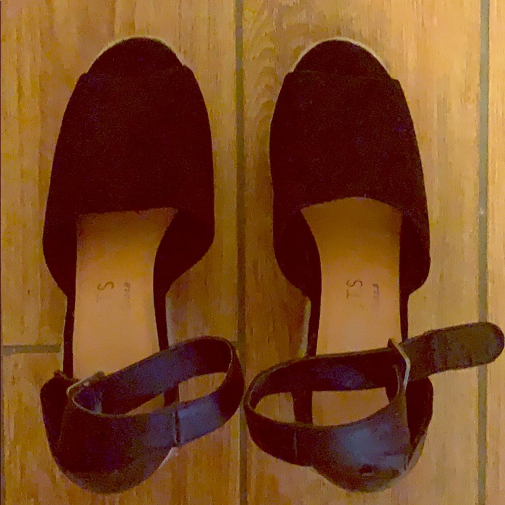 Black wedge sandals